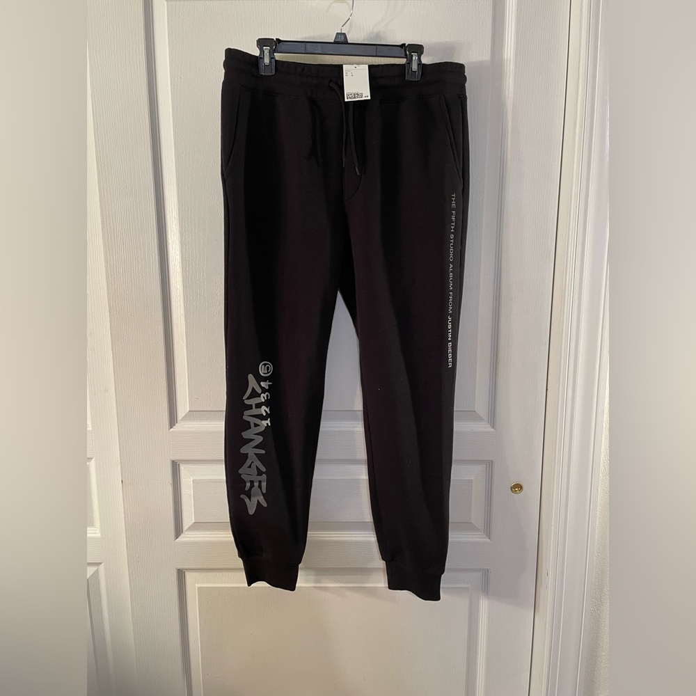 NWT. H&M Justin Bieber The Fifth Studio Album - Changes Sweatpants. Size L.